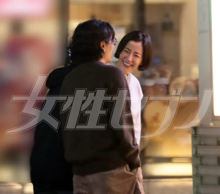 微笑んでいた宮沢