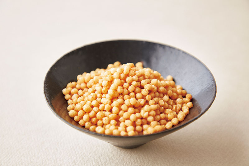 ごま油香るあられ