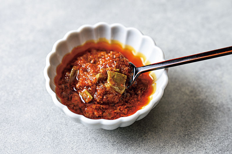 「山の辣油イタドリカツオ」（1瓶80g/691円）