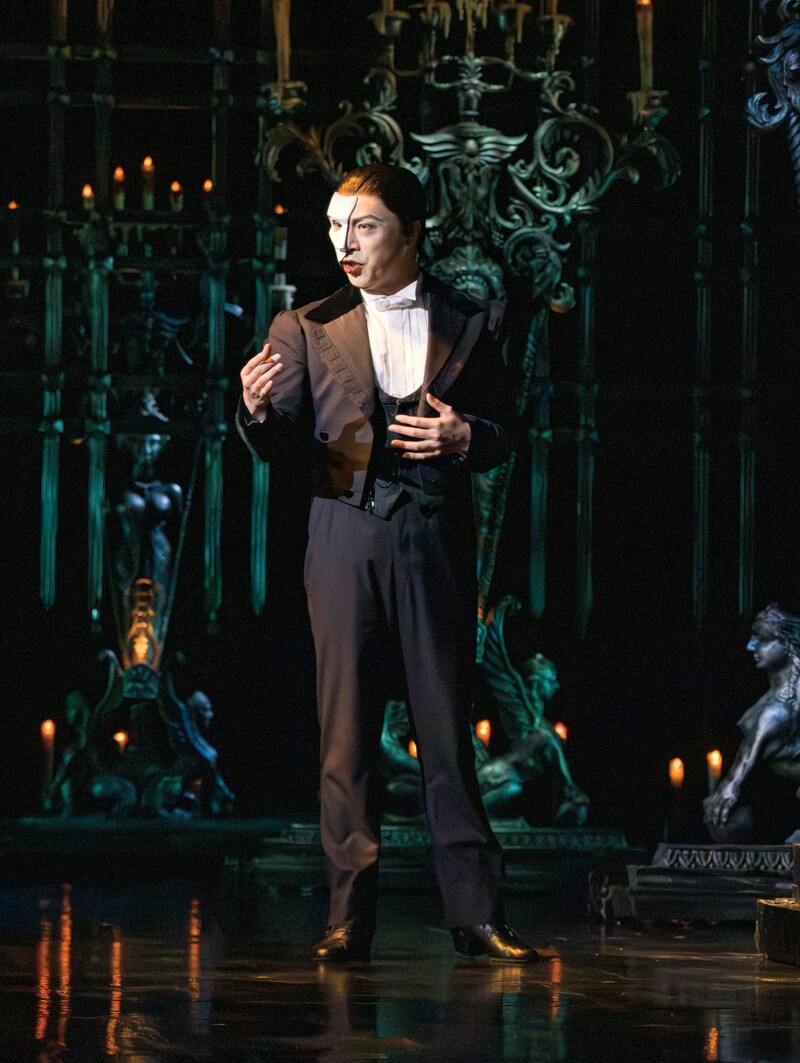 怪人の孤独や悲しみ、驚きをきめ細やかに演じる（撮影／重松美佐）