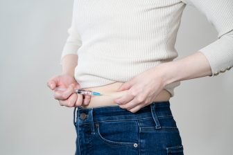 《女性の糖尿病》年齢を重ねるほど罹患率アップ　閉経が近づくとエストロゲン分泌量が低下し、血…