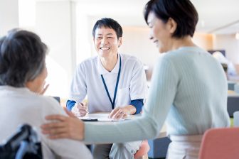 《家族が認知症になる前に…》施設探しは「元気なうちに」「とりあえず」見学するのが鉄則　チェッ…