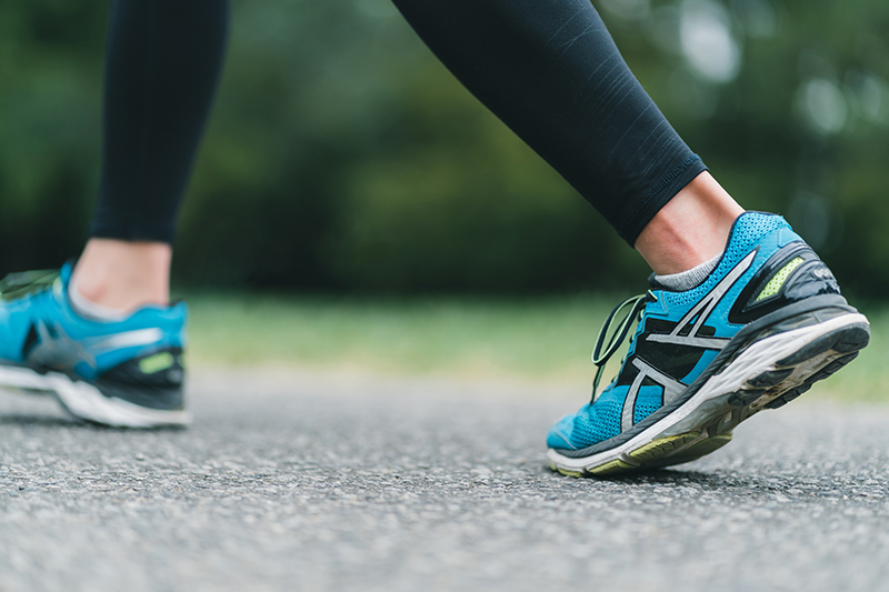 週に数回の有酸素運動も効果的（写真／PIXTA）