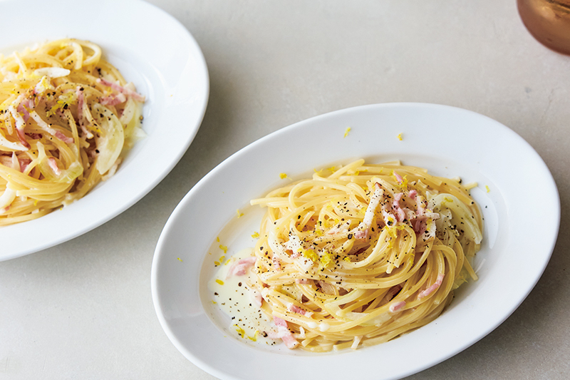 柑橘がさわやか！「ベーコン入りレモンクリームのパスタ」