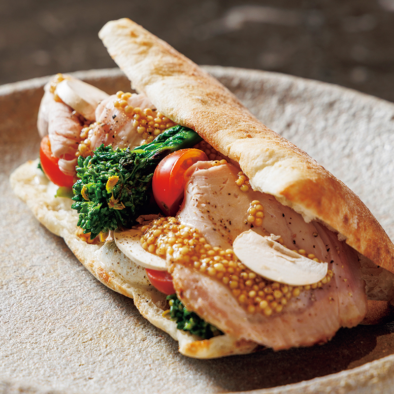 「ローストポークと春野菜のパニーニ」