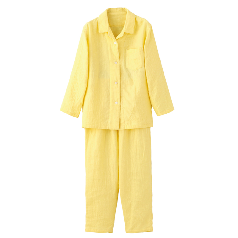 「マシュマロガーゼ ベーシックレディスパジャマ」（2万3100円/ウチノ）