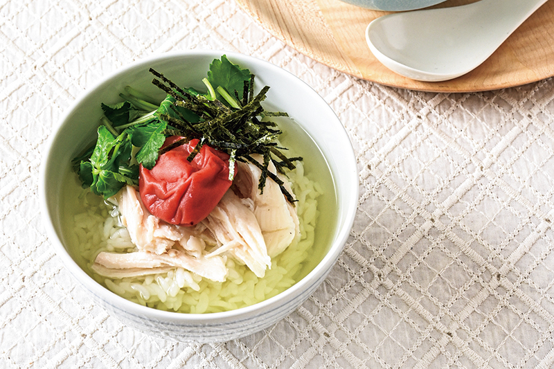 「三つ葉とサラダチキンの梅茶漬け」