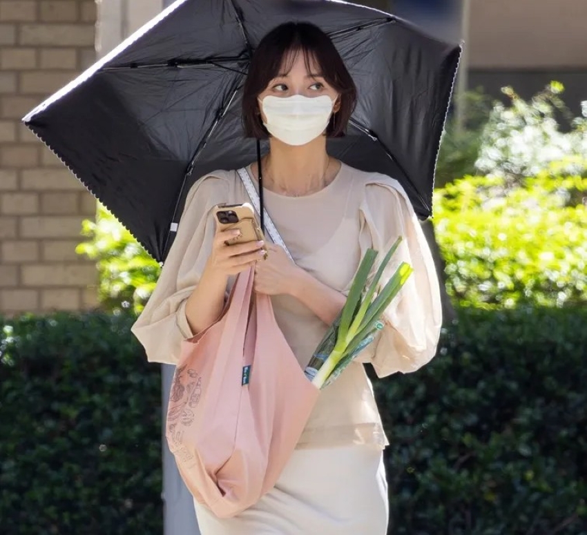 買い物帰りの篠田（2023年9月）