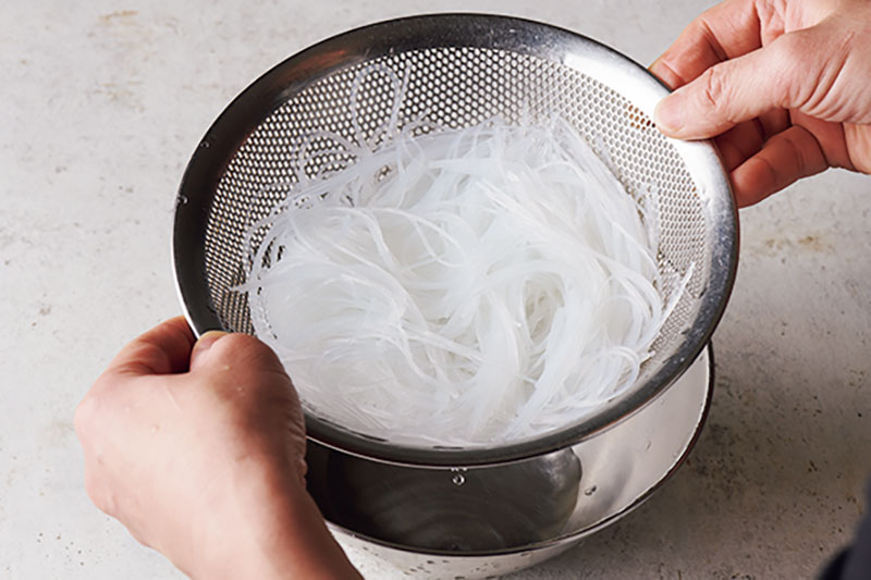 べたつきを防止するために水洗いする