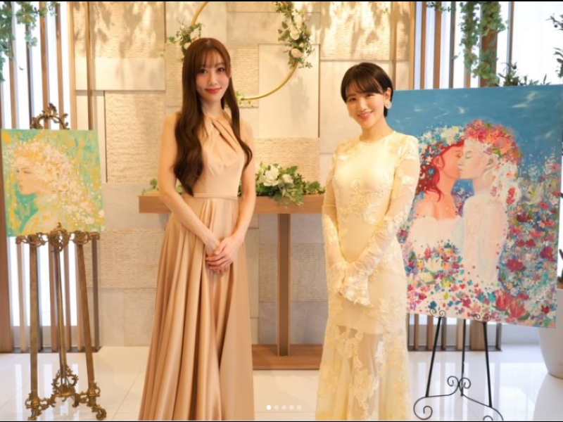 東アナ（右）と並ぶ末延（末延のInstagramより）