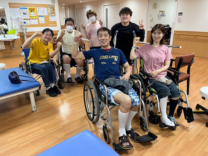 病院で出会った仲間とは、退院後も食事会を開くなど交流を図っている