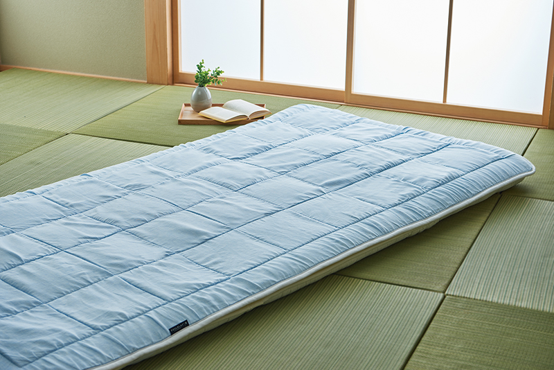 春夏は麻素材の面でひんやり、さらり