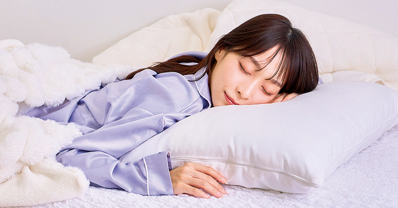 「寝顔も可愛くなれる™枕」（1万円/帝人アクシア）