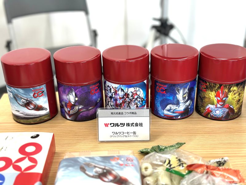 自家焙煎のコーヒーを販売するワルツ株式会社は、『ワルツコーヒー缶（ドリップバッグ＆スイーツ入）』（1836円）を。