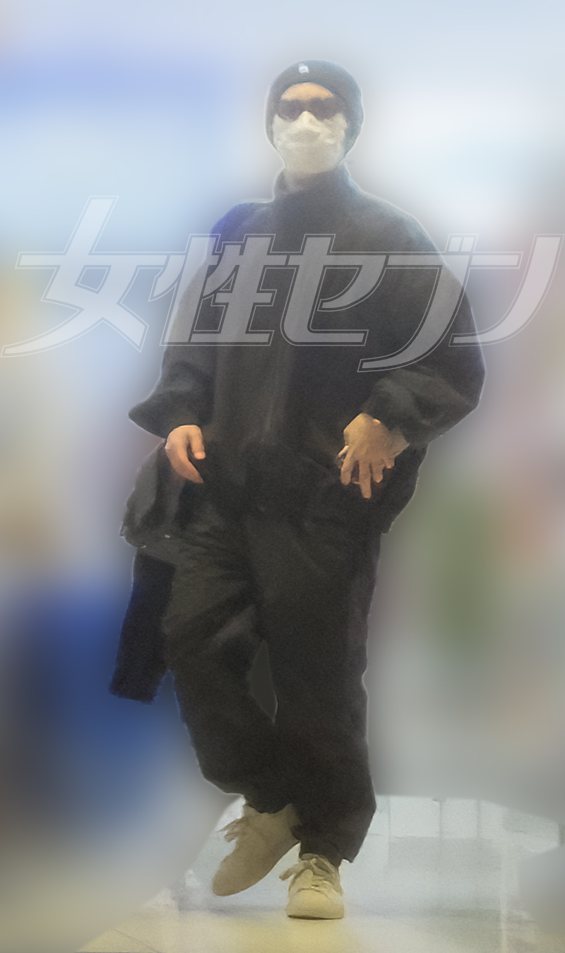 全身ブラックコーデの渡辺（2026年2月）