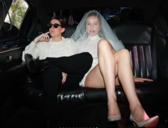 《教会が異例の通知》ハリウッドセレブの「大胆ウェディングドレス」に賛否、結婚式で主張する「…