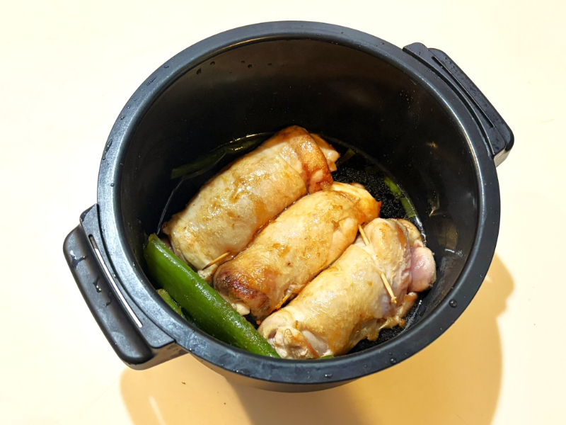 鶏もも肉を巻いて作るチャーシュー。作り置きのおかずとしても優秀！