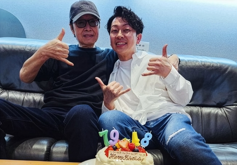 昨年の誕生日を一緒に祝う吉田（左）と土居さん（インスタグラムより）