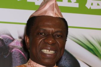 オスマン・サンコン（77才）が“第三夫人”とともに語る、健康の秘訣とこれからの夢「日本とアフリ…