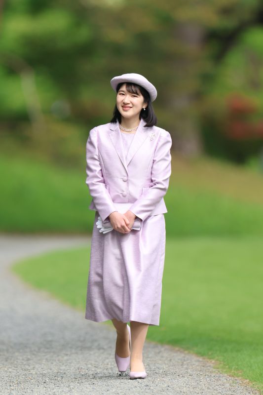 全身ラベンダーカラーでまとめられた。（2026年4月、写真／JMPA）