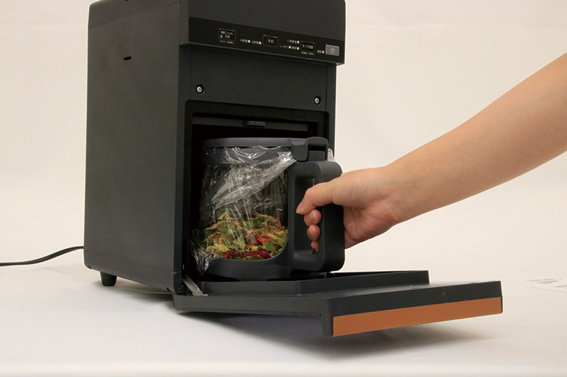 乾燥後、本体からホルダーを取り出す