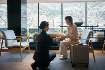 《旅をお得に楽しむ「シニア割」活用術》【鉄道】入会するだけで20〜30%オフ、【飛行機】当日の空…