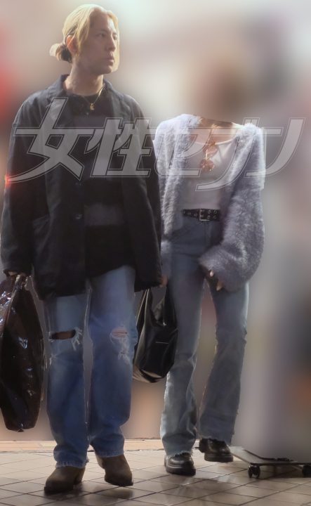 堂々とデートしていた降谷（2026年4月）