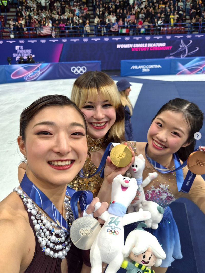 左から坂本花織選手、アリサ・リウ選手、中井亜美選手（アリサ・リウ選手のインスタグラムより）