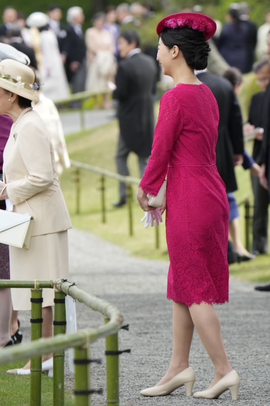 後ろ姿まで隙の無い佳子さま。（2026年4月、写真／JMPA）