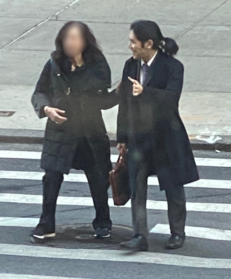 上司と名刺交換会に赴いた小室さん（2025年1月）