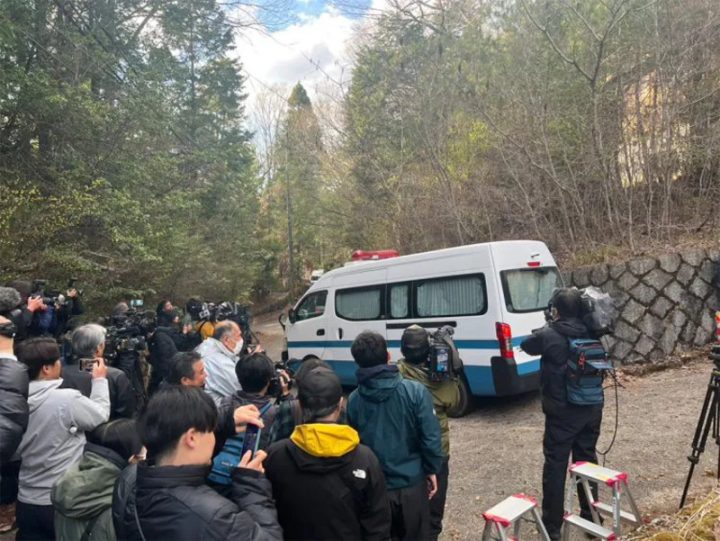 結希くんの自宅裏の別荘地から出てきた警察車両