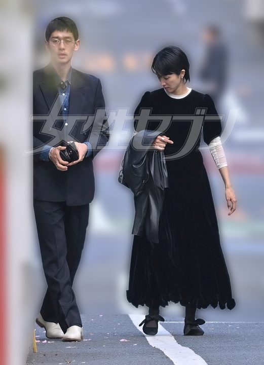 年下モデルの浅野と再婚した満島（2026年3月）