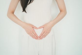 《腟から全身を温める》桐谷美玲、大沢あかねもハマる「よもぎ蒸し」　冷え症や低体温の改善、首…