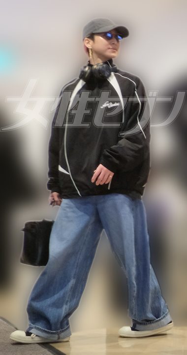 黒いアウターにデニムスタイル（2026年3月）