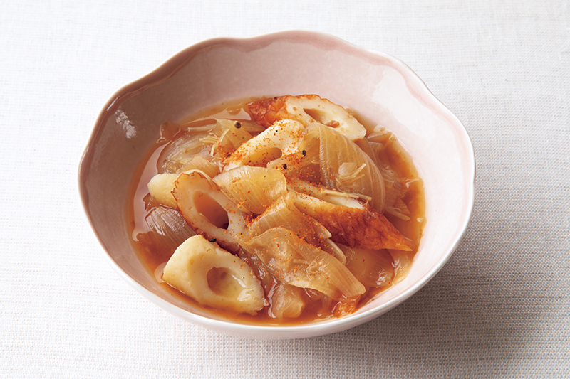 「新玉ねぎのしょうゆ煮」のアレンジ3：ちくわと新玉の煮込み