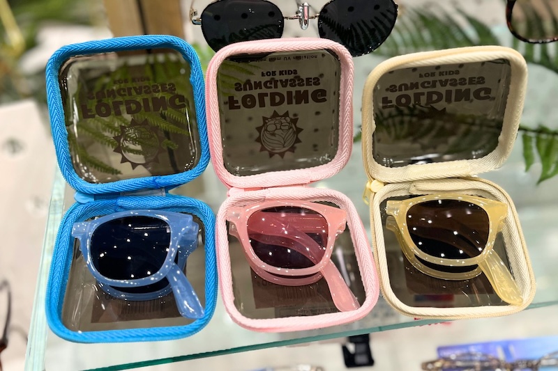 キッズ用の折り畳みサングラス。かわいい！