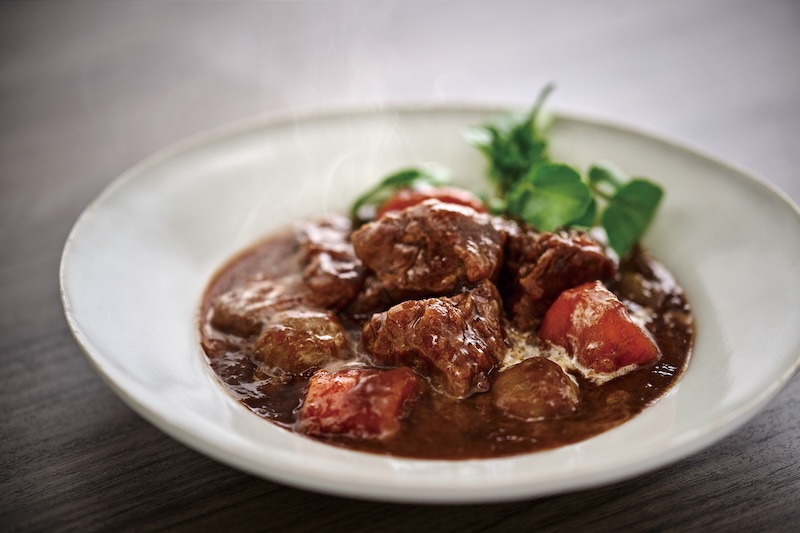 じっくり煮込んだ肉は仲間で柔らか～くホロホロに