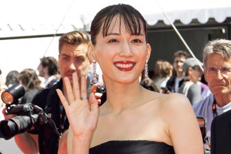 《カンヌ国際映画祭》綾瀬はるか、松たか子、MEGUMIら存在感が際立つ女優たちのファッションをチ…