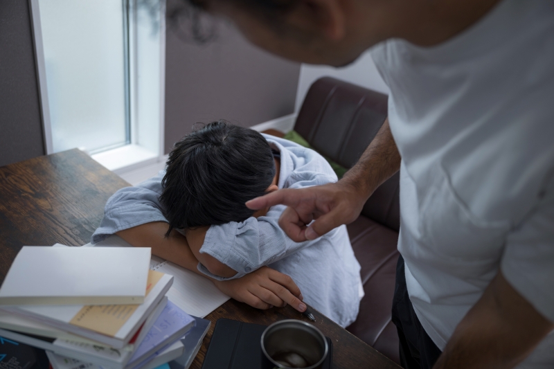 子供を叱責する前に考えるべきことがある。画像はイメージ。（PIXTA）
