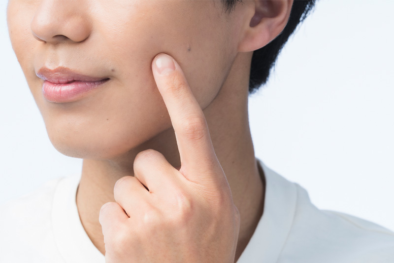 20代では「肌」が異性から褒められたい要素1位に（写真／イメージマート）