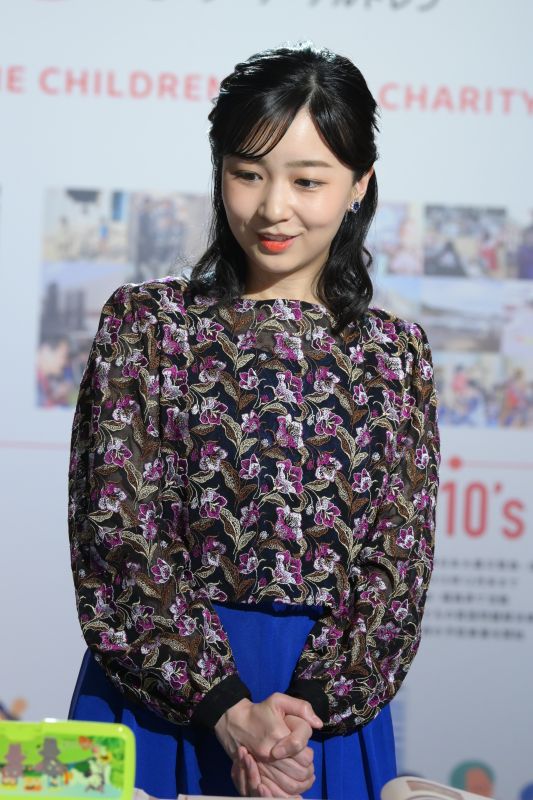 大胆な花柄が目を引くデザイン。（2026年5月、写真／JMPA）