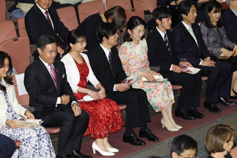 コンサートを鑑賞された秋篠宮ご一家。（2026年5月、写真／JMPA）