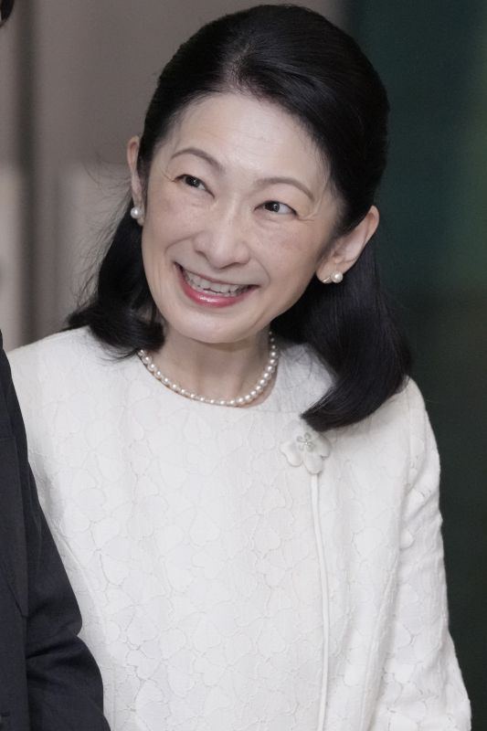 胸元に注目。（2026年5月、写真／JMPA）