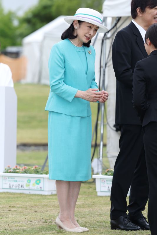 立ち姿も美しい。（2026年5月、写真／JMPA）