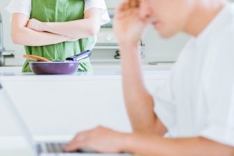 《潜在的な患者数は600万人》男性の更年期障害の乗り越え方「やる気が出ない」「体力が落ちた」「…