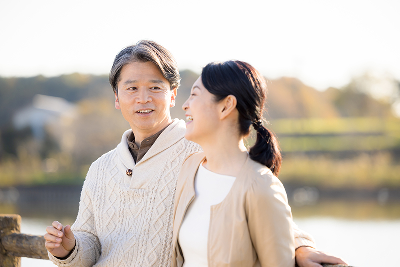 親しい人に無意識で共感を寄せ性格が変わることも（写真／PIXTA）