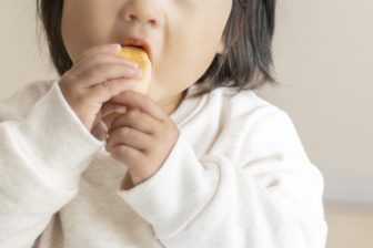 子どもの肌、「11.6歳」が転換点？皮膚常在菌の構成が変化、アクネ菌とうるおいの意外な関係も　…