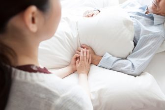 「自宅で最期を迎える」ための家族会議の開き方　話を切り出す時は「身近な人が亡くなった」など…