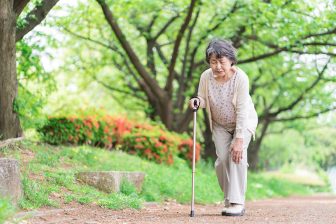 《老ける人・老けない人の分かれ目》無視できない「筋肉」の老化予防効果　運動不足で細胞の掃除…