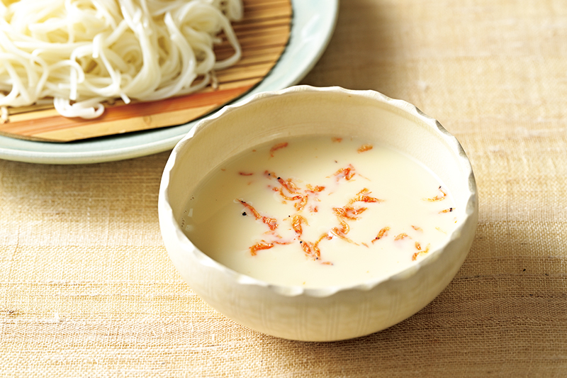 「変わり種そうめんつゆ」レシピ。　写真は、豆乳×塩×干しえび